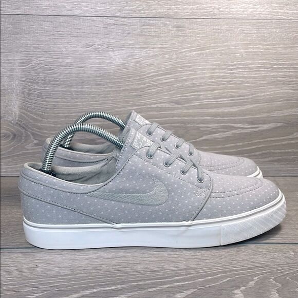 Nike Other - Nike SB Zoom Stefan Janoski Men’s Sz 9 Gray White Canvas PRM Polka Dot Sneakers